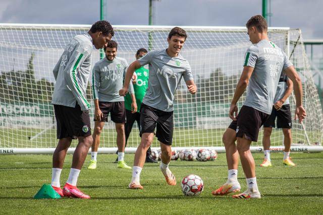 中国队选手范俊杰摘得第六届亚沙会首金